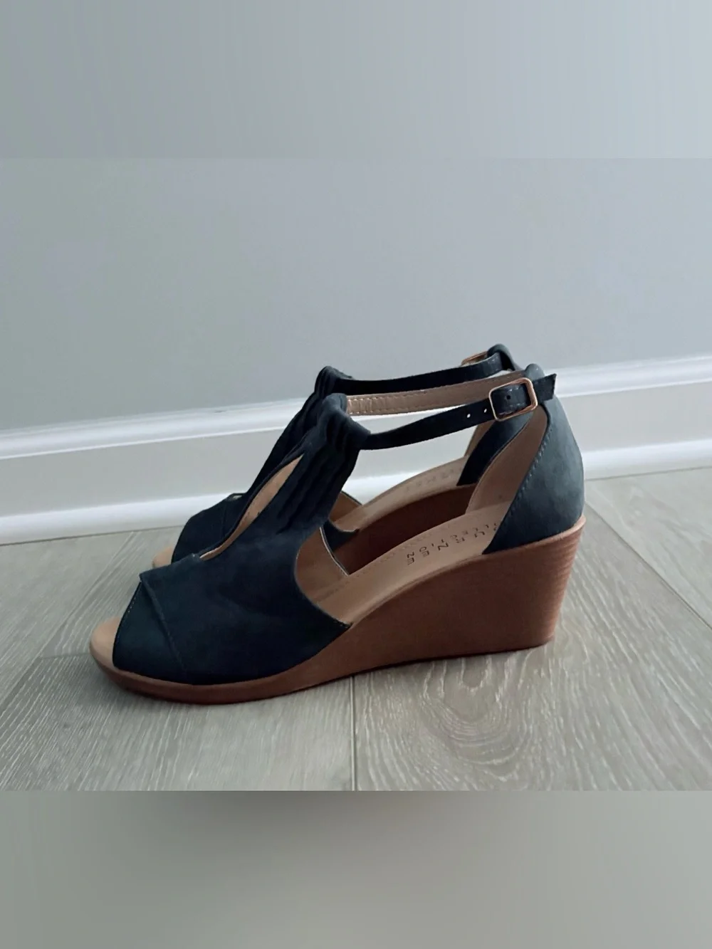 Journee Collection Forest Green Open-Toe Slingback Sandals. Women size 8.5 NWOT